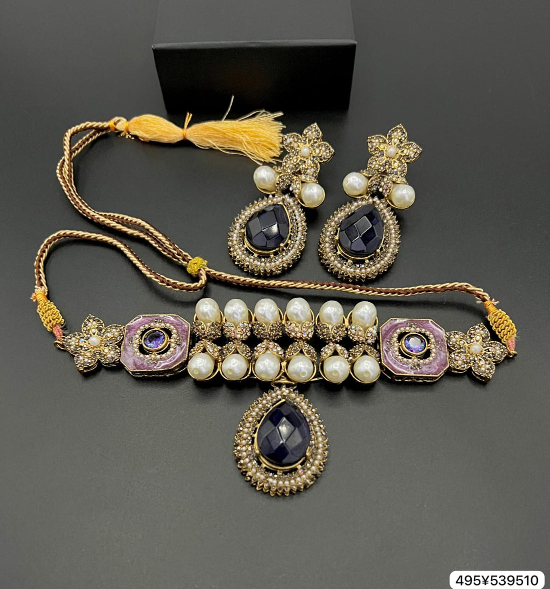 The Regal & Pearl Choker Set
